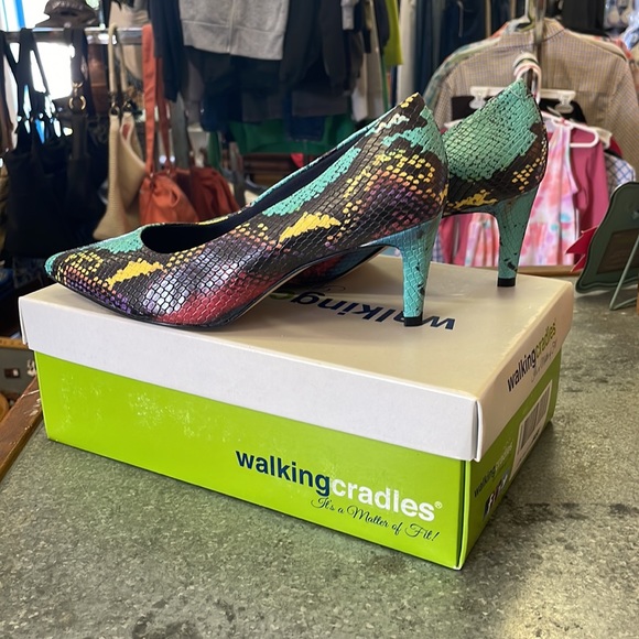 Walking Cradles Anaconda multicolor heel shoes size 6.5 wide - Picture 4 of 6